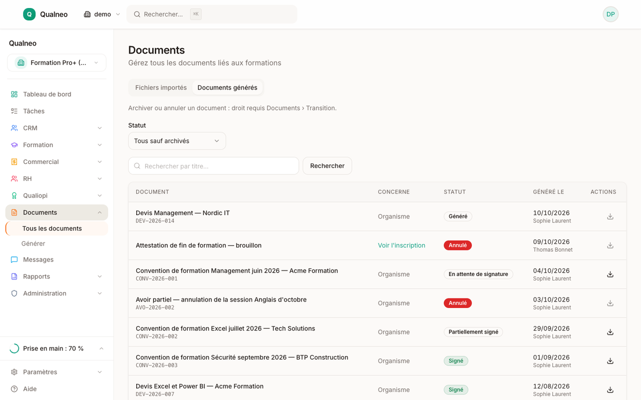 Documents générés dans Qualneo : chaque document avec son numéro, son statut de signature, sa date et son auteur
